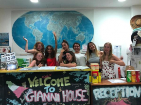 Отель Gianni House Backpackers Hostel, Джардини Наксос